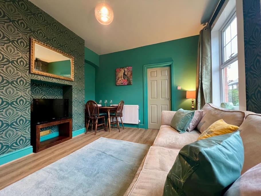 ノッティンガムThe Rose- Grd Floor, 2-5 Beds, Smarttv, Uni, Tram, M250 Fibreアパートメント エクステリア 写真