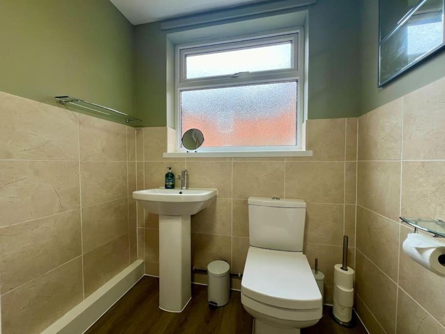 ノッティンガムThe Rose- Grd Floor, 2-5 Beds, Smarttv, Uni, Tram, M250 Fibreアパートメント エクステリア 写真