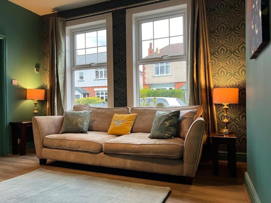 ノッティンガムThe Rose- Grd Floor, 2-5 Beds, Smarttv, Uni, Tram, M250 Fibreアパートメント エクステリア 写真
