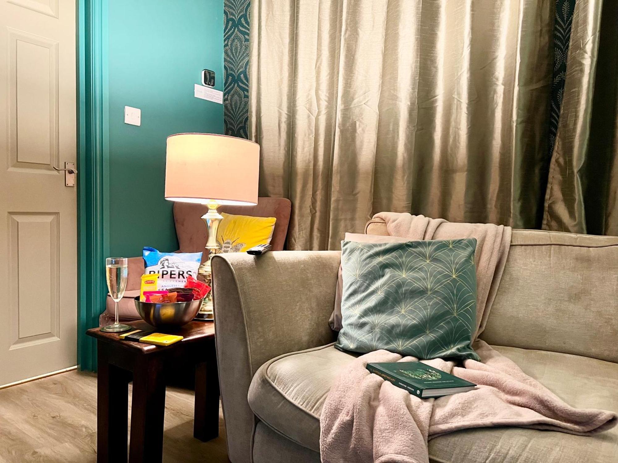 ノッティンガムThe Rose- Grd Floor, 2-5 Beds, Smarttv, Uni, Tram, M250 Fibreアパートメント エクステリア 写真