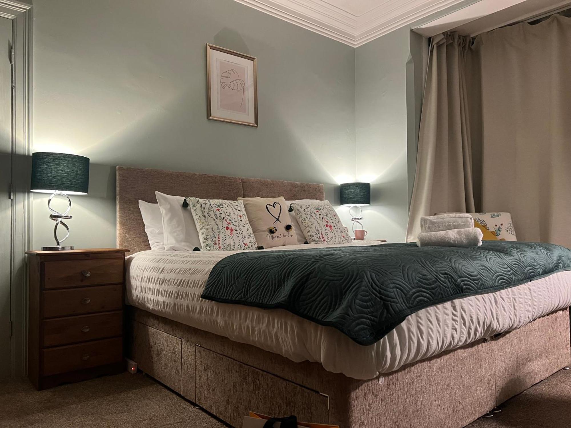 ノッティンガムThe Rose- Grd Floor, 2-5 Beds, Smarttv, Uni, Tram, M250 Fibreアパートメント エクステリア 写真